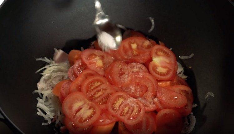 sprinkle the carrots with salt.