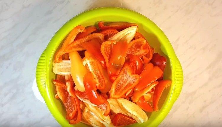 chop pepper with petals.