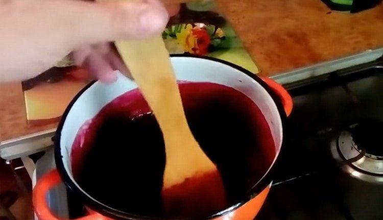 Cook jelly over low heat
