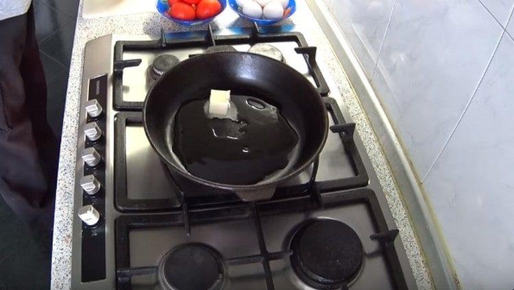 Add a piece of butter to the vegetable.