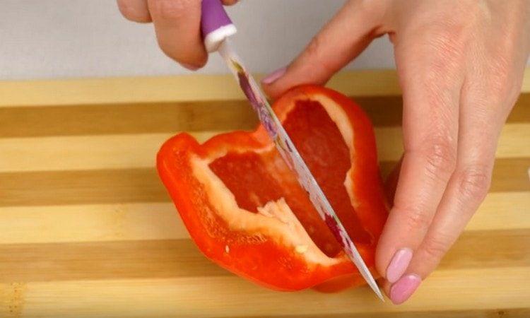 We clear peppers from seeds.