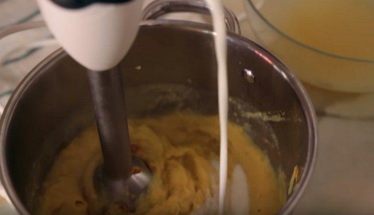 the density of the soup is regulated by adding cream or milk.