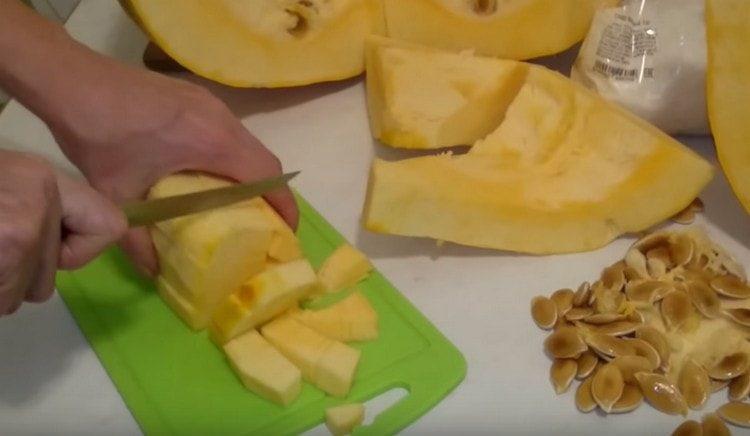 cut the pumpkin into small pieces.