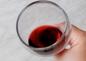 Fragrant homemade tincture of chokeberry on vodka: cook according to a step by step recipe with a photo.