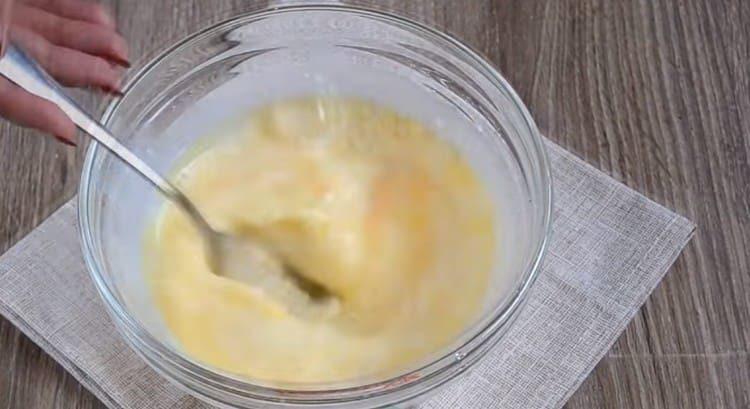 Mix the ingredients.