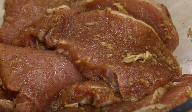 leave the meat for 2 hours to marinate.