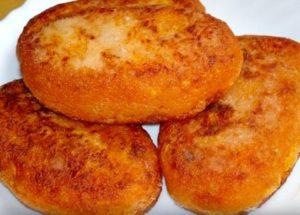 Cooking original carrot pies: a filling recipe.