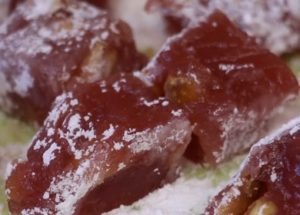 Cooking homemade Turkish delight: a recipe with step by step photos.