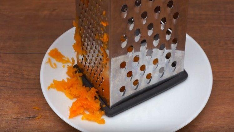 Rub the boiled carrots.