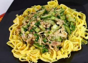 We prepare a delicious salad without mayonnaise according to a step-by-step recipe with a photo.