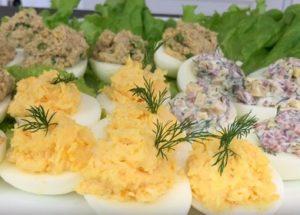 Appetizing stuffed eggs: a simple recipe for a delicious snack.