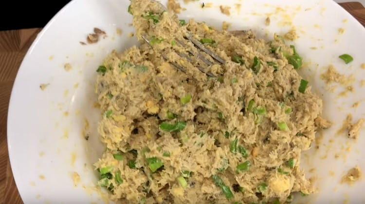 Add chopped green onions, and the filling is ready.