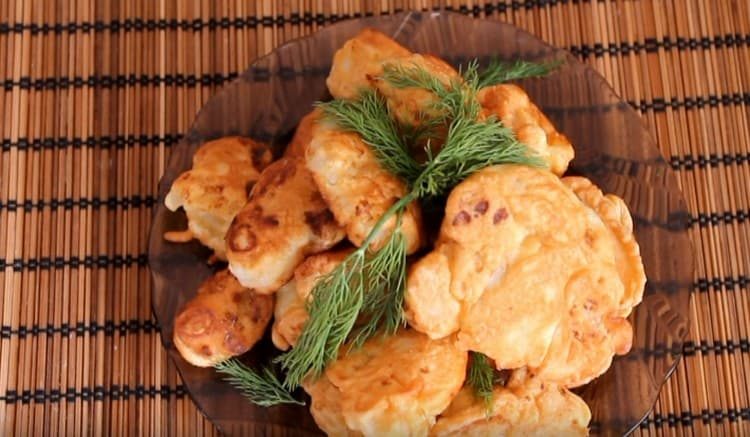 Cauliflower fried in a pan turns out to be very tasty.