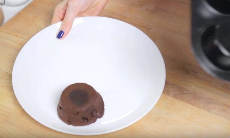 Turn the product over onto the serving plate.