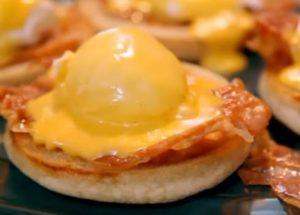 We prepare the most delicate Benedict eggs according to a step-by-step recipe with a photo.