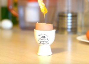 Cook soft-boiled eggs correctly: a simple step-by-step recipe with a photo.