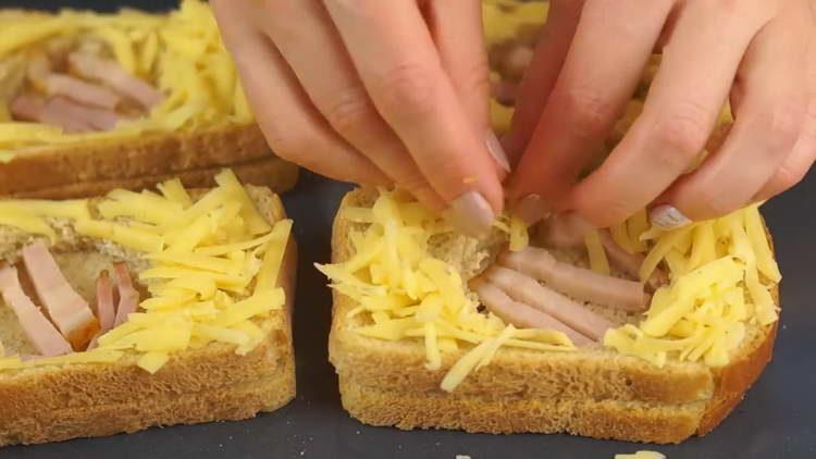 sprinkle with cheese bread