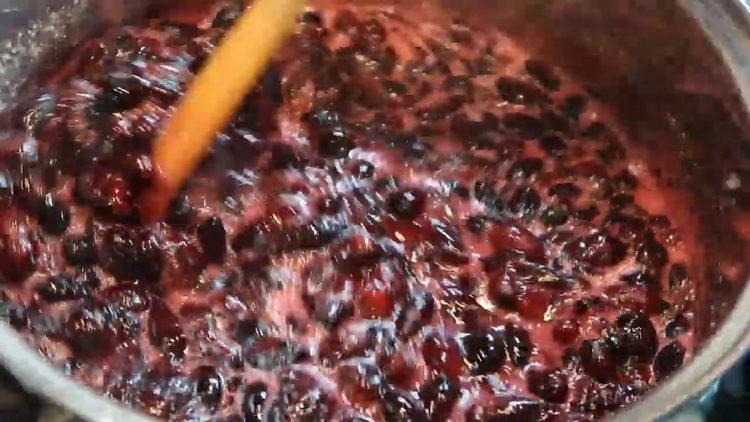 Honeysuckle jam step by step recipe with photo