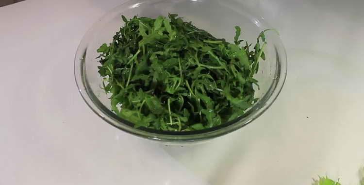 cut lettuce and arugula