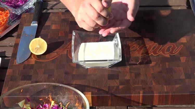 add lemon juice to yogurt