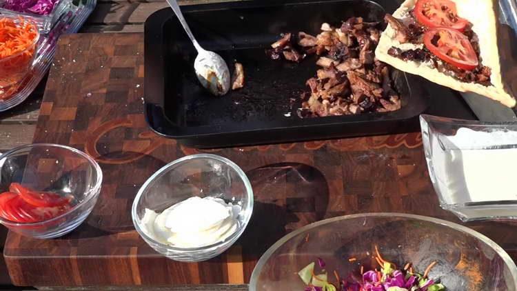 put tomatoes on meat