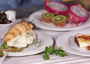 chic breakfast in bed