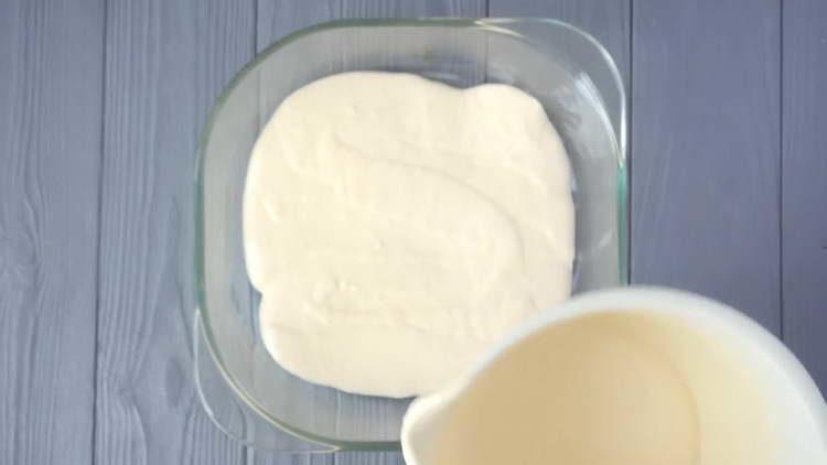 lubricate the form with oil