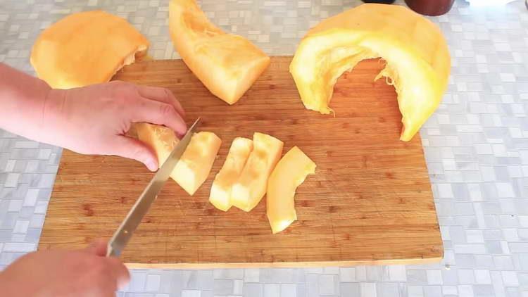 cut the pumpkin into slices