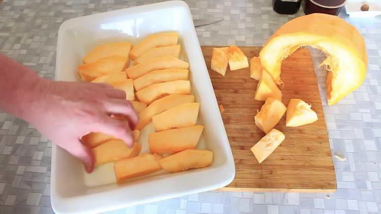 spread a layer of pumpkin