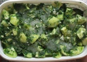 we cook delicious green tomatoes with garlic