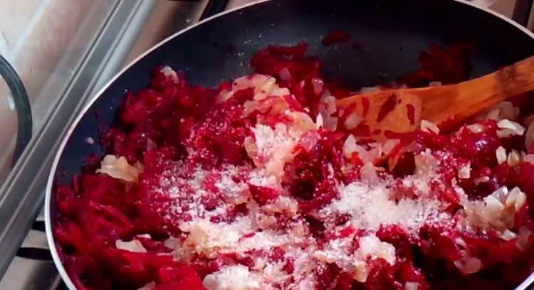 add garlic and spices to beets