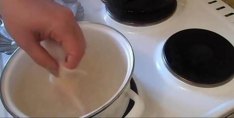 send the squid to boiling water