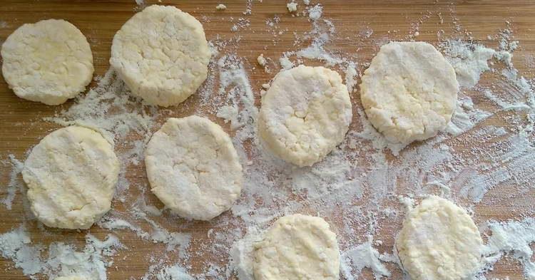 we make cheese cakes from dough