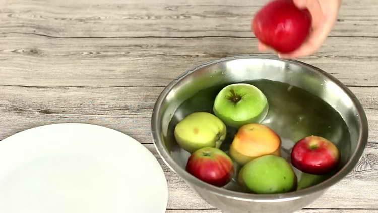 wash a kilogram of apples