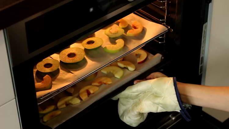 send apples to the oven