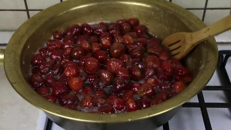 pour strawberries into juice
