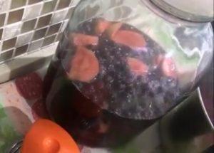 we prepare for the winter a compote of apples and aronia