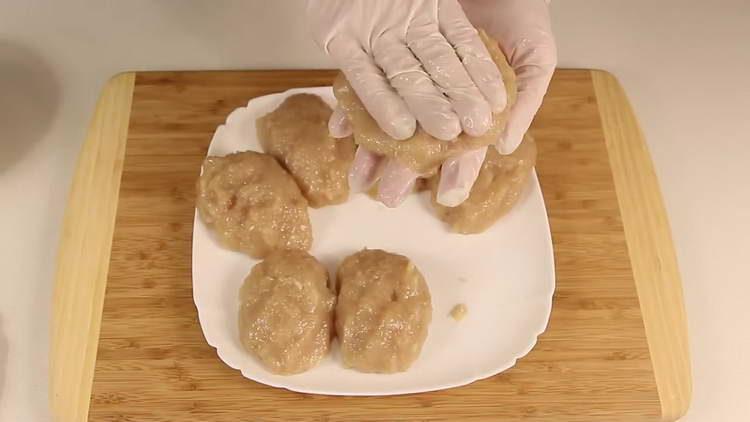 put the cheese in the middle of cutlets