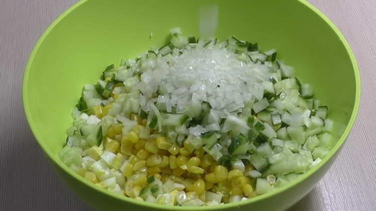 combine the ingredients in a bowl