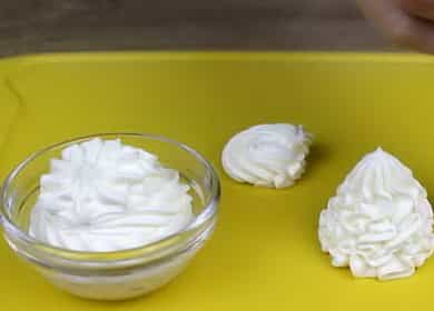 The best sour cream  for cake