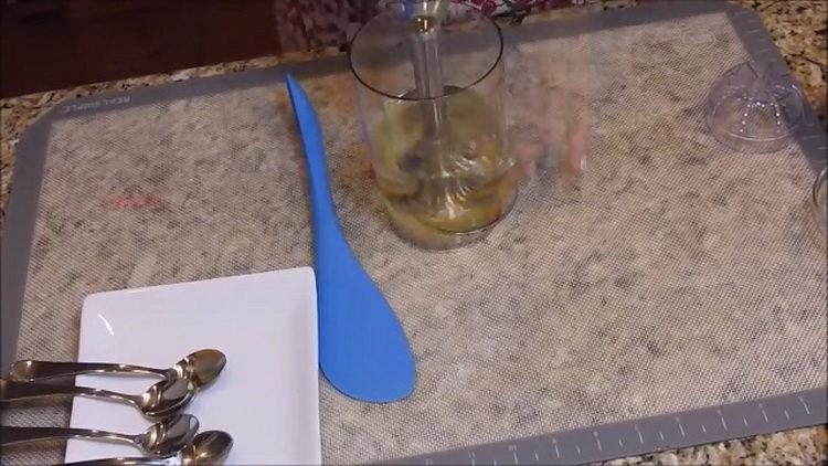 beat the ingredients