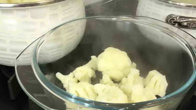 put the cauliflower in a bowl