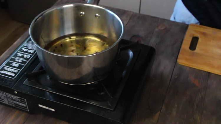 add spices to the water