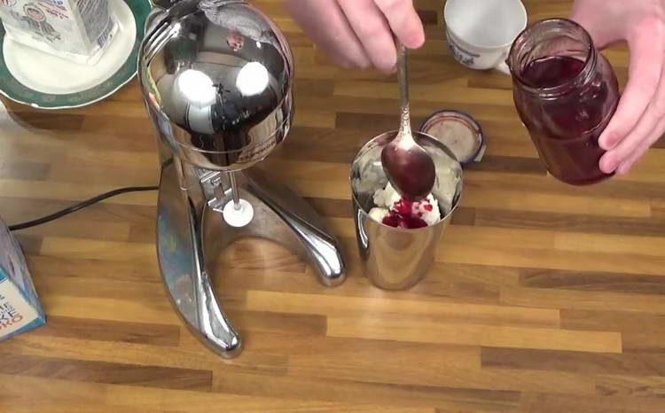 add jam to ice cream