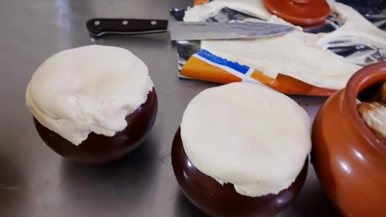 cover the pots with dough