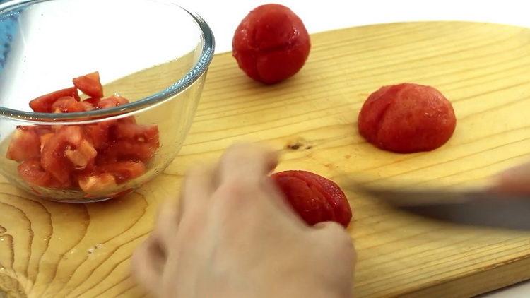 chop tomatoes