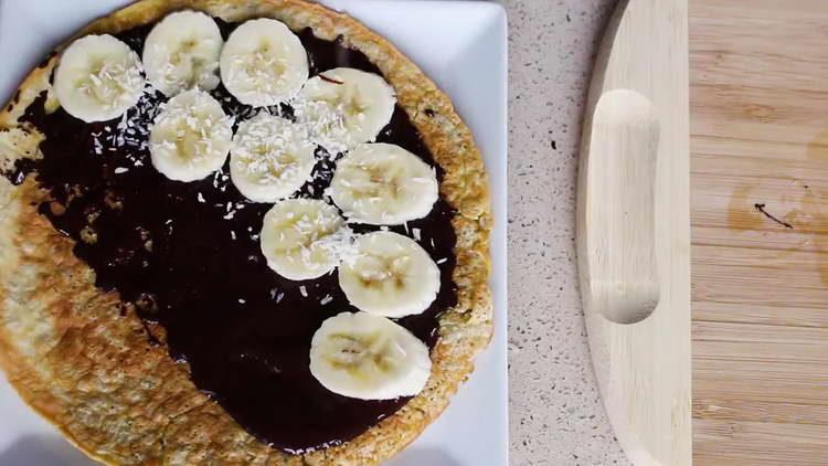 sprinkle pancake with coconut