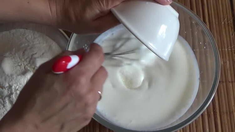 pour sugar into kefir