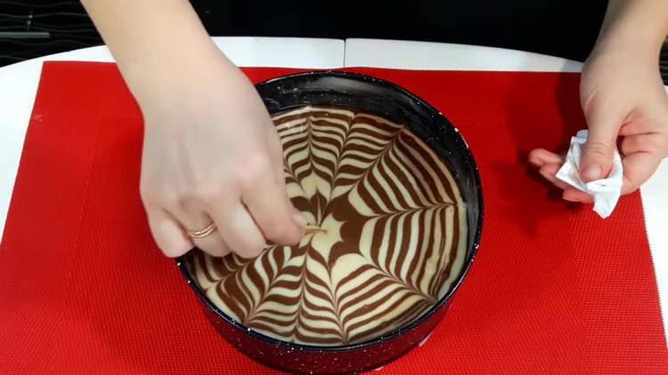 make a pattern with a toothpick