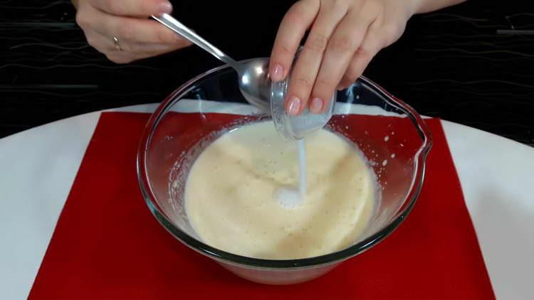 send in a bowl soda with vinegar